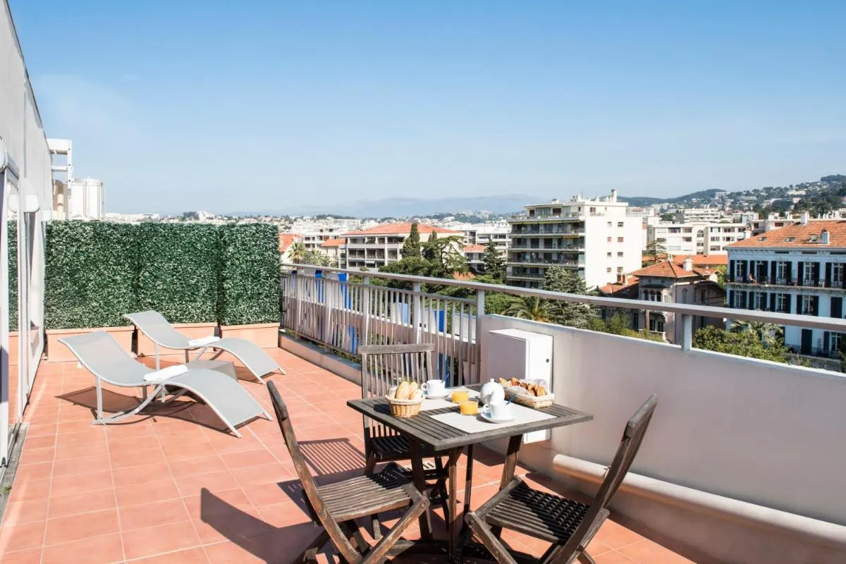 Image 2 of Hotel Abrial