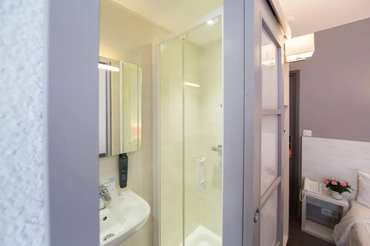 Image 2 of Hotel Cannes Croisette