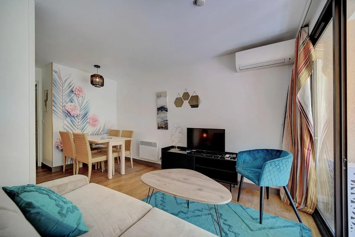 Image 5 of IMMOGROOM – 2 Rooms – Renovated – Pool – AC – Parking – Garden