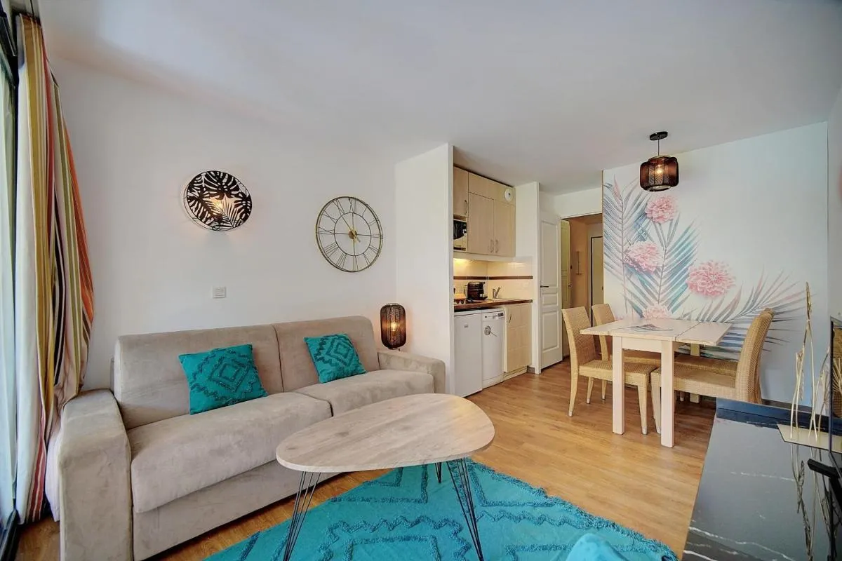 Image 6 of IMMOGROOM – 2 Rooms – Renovated – Pool – AC – Parking – Garden