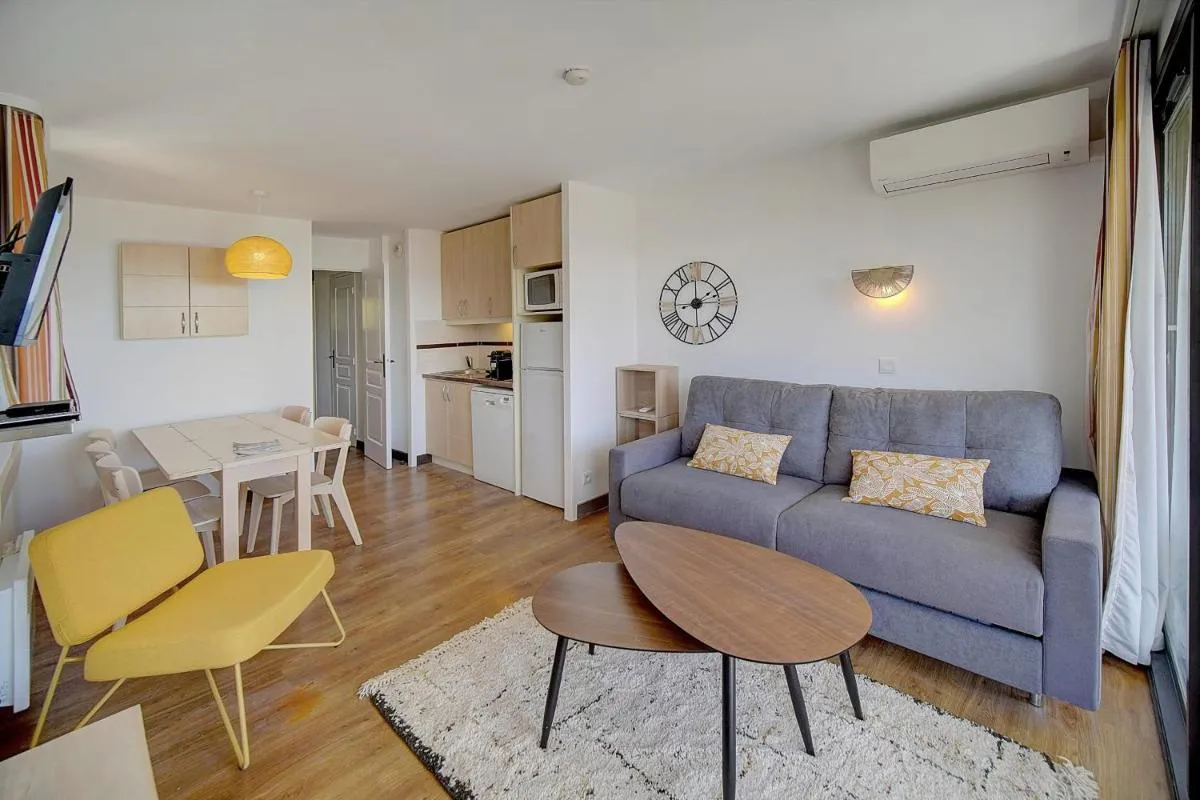 Image 1 of IMMOGROOM – 2 Rooms – Renovated – Pool – Parking – Air conditioning –