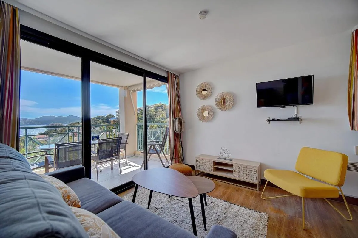 Image 5 of IMMOGROOM – 2 Rooms – Renovated – Pool – Parking – Air conditioning –