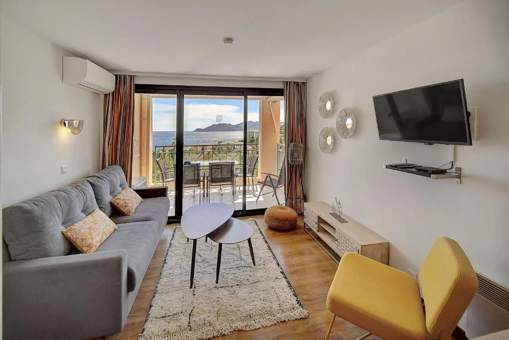 Image of IMMOGROOM – 2 Rooms – Renovated – Pool – Parking – Air conditioning –