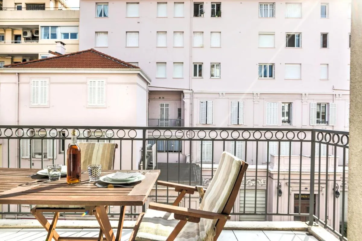 Image 4 of IMMOGROOM – 3min from beach – AC – 10min from Palais – Wifi