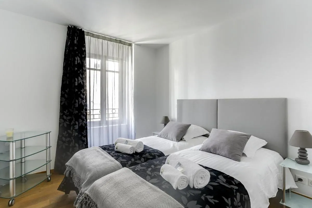 Image 1 of IMMOGROOM – 8 min from the Palais – AC – Quai St Pierre