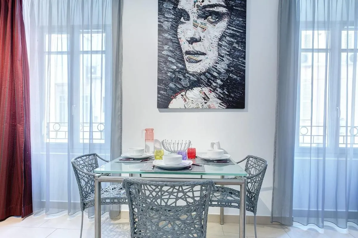 Image 6 of IMMOGROOM – 8 min from the Palais – AC – Quai St Pierre