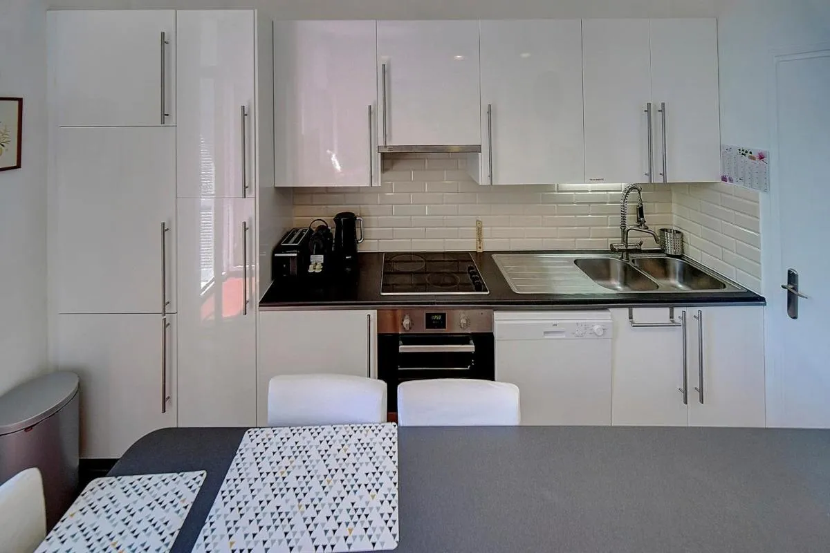 Image 2 of IMMOGROOM – Fully equipped -AC- near Palais des Festivals