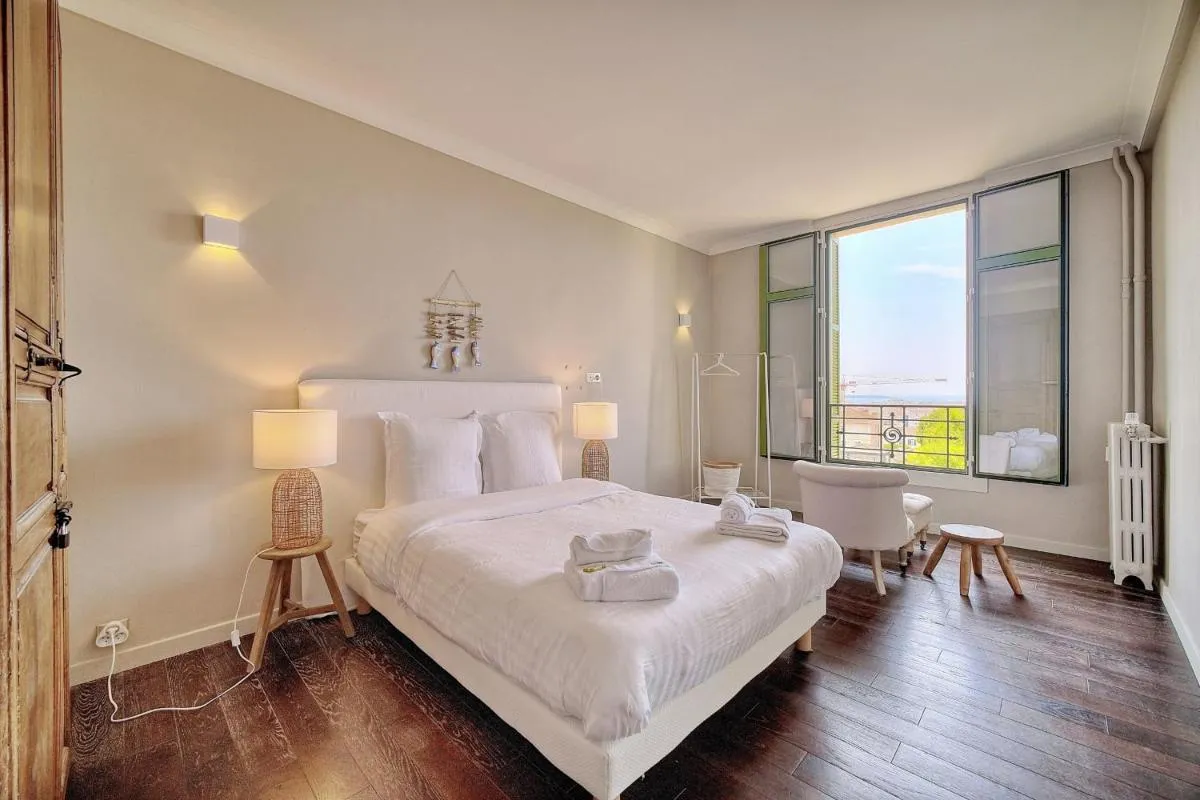 Image 2 of IMMOGROOM – Large Apartment – Parking – Air conditioning – Sea view – Wifi