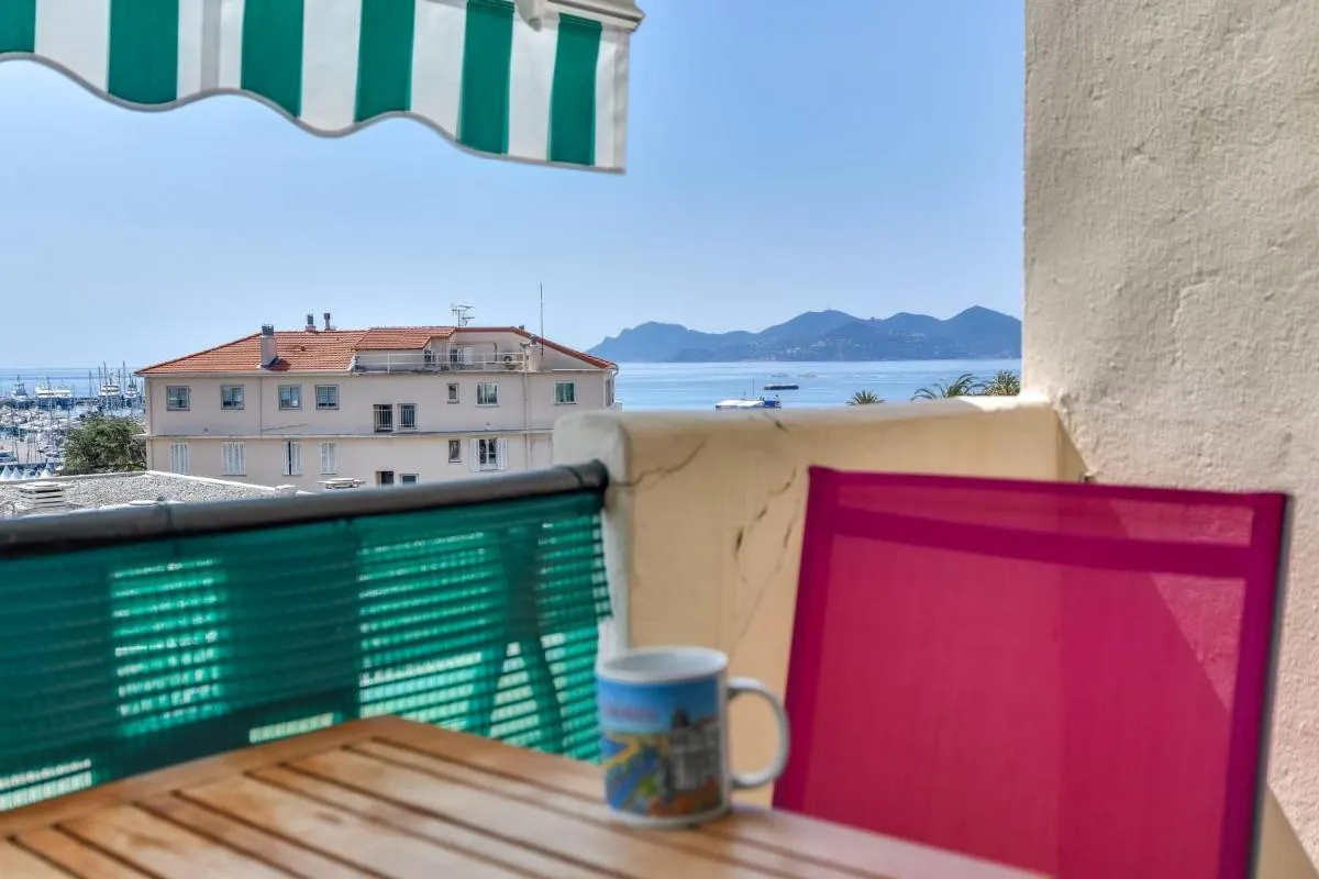 Image 4 of IMMOGROOM – Sea View – Balcony – 5 min from the beach – AC – Wifi