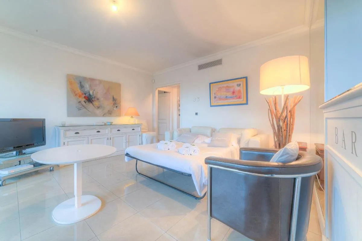 Image 6 of IMMOGROOM – Sea view – Terrace- Swimming-Pool 1 min from the beach