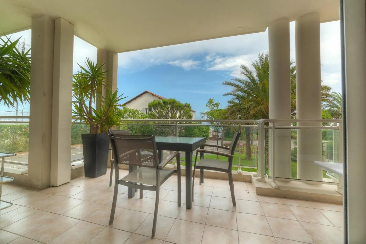 Image 1 of IMMOGROOM – Sea view – Terrace- Swimming-Pool 1 min from the beach