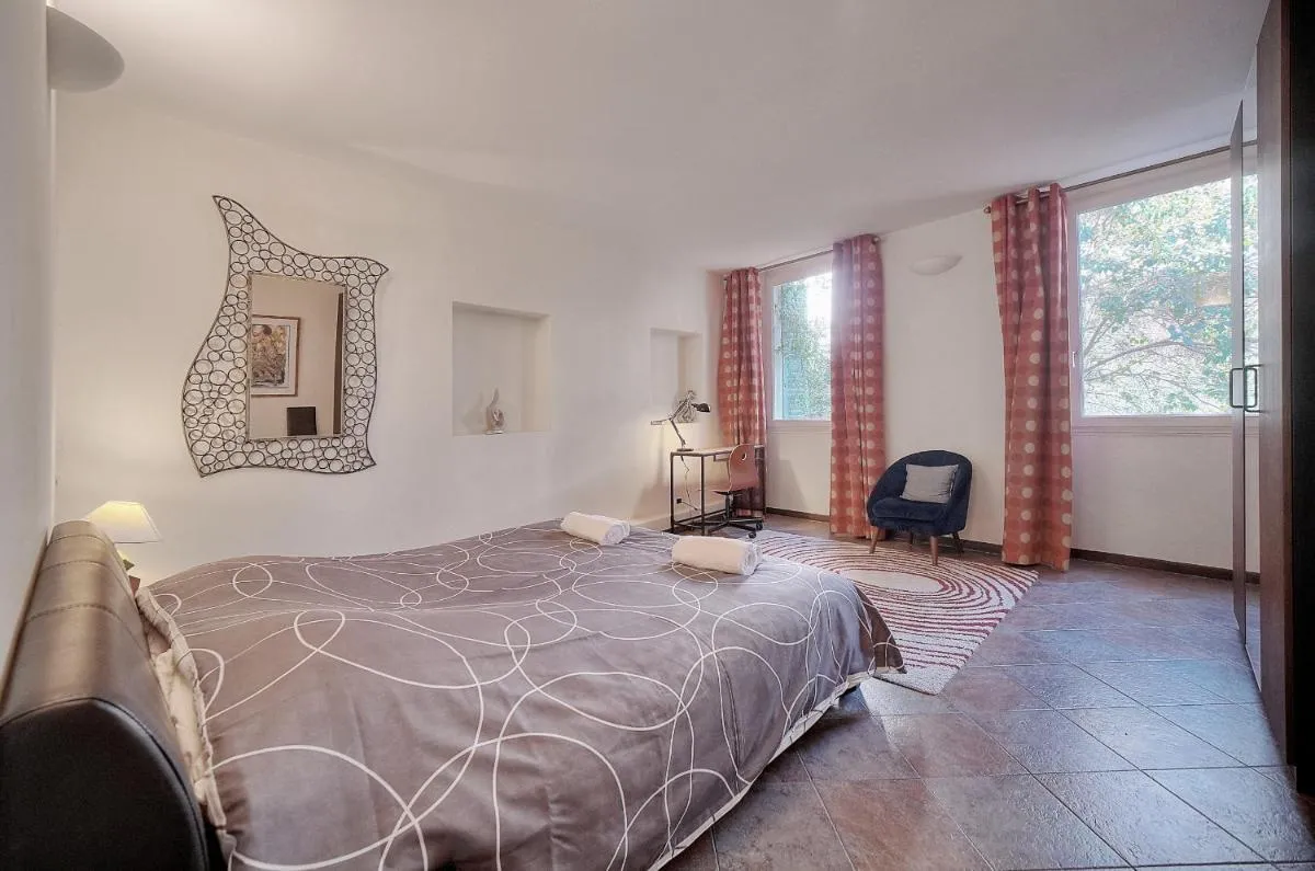 Image 6 of ‘JOLI 4 Pieces PROCHE VIEUX PORT’ – A3B75