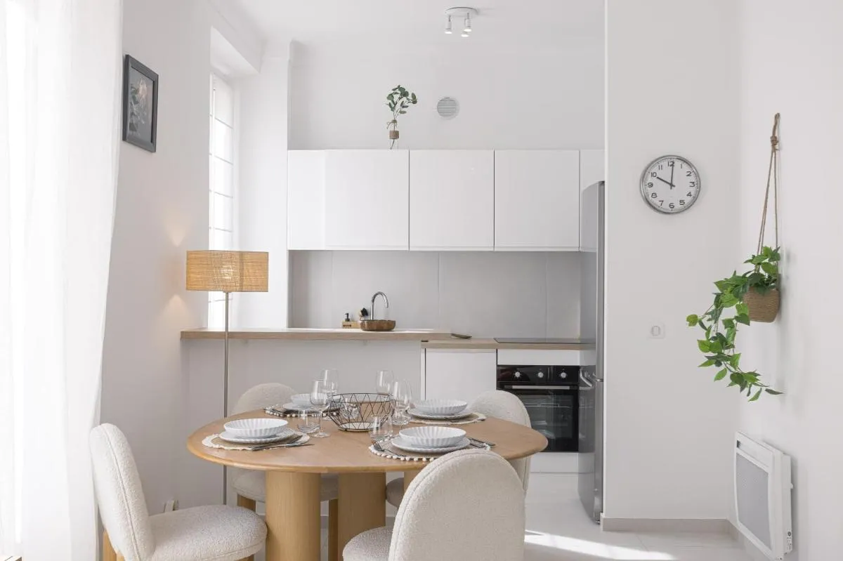 Image 3 of Josi – 2 chambres, central, 10mn du Palais&Plages, neuf, clim