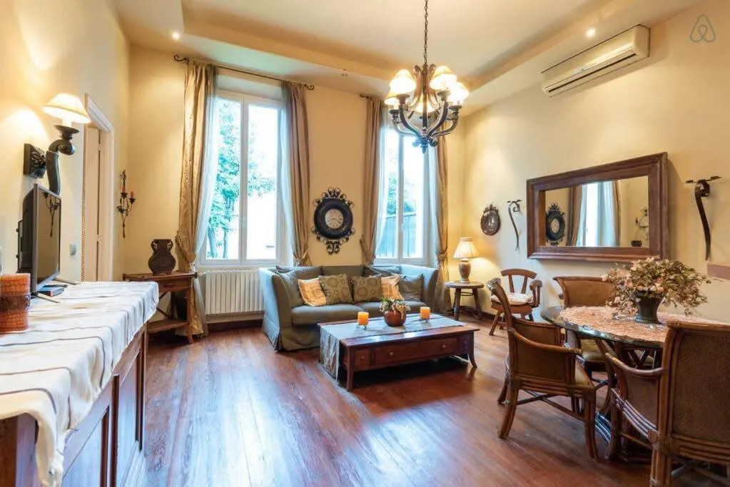 Image 3 of L’AUTHENTIQUE charme rustique et rétro proche Croisette et plages