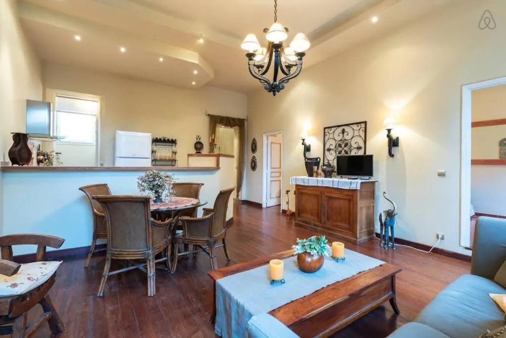 Image 4 of L’AUTHENTIQUE charme rustique et rétro proche Croisette et plages