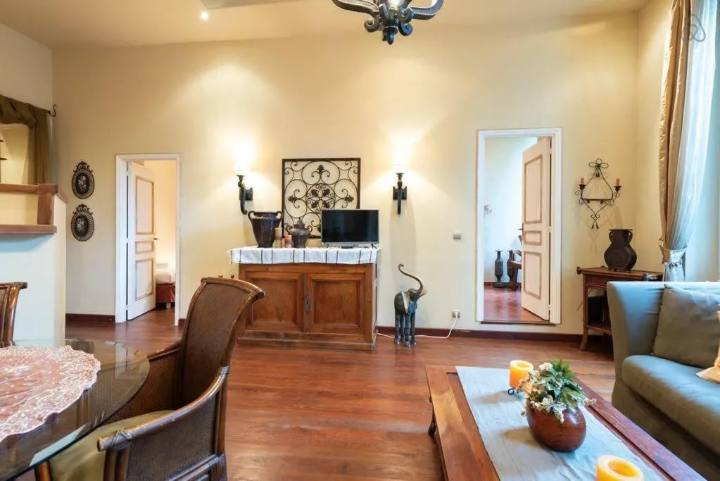 Image 5 of L’AUTHENTIQUE charme rustique et rétro proche Croisette et plages