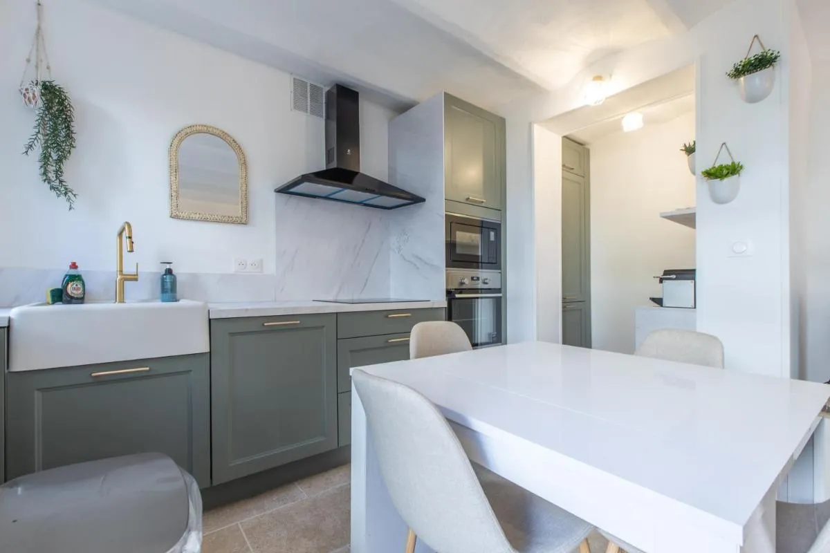 Image 4 of LB Vacation Rentals I A Quiet Place with Garden in the Heart of Cannes