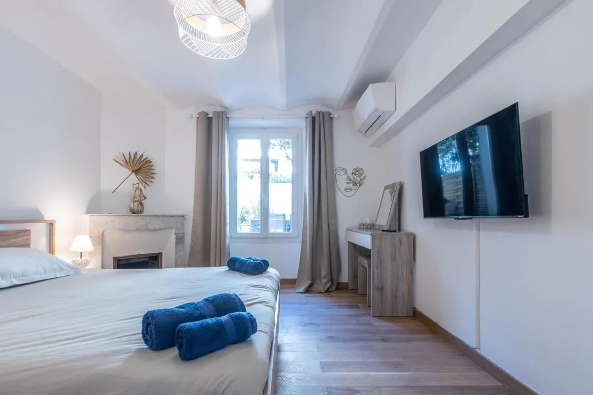 Image 2 of LB Vacation Rentals I A Quiet Place with Garden in the Heart of Cannes