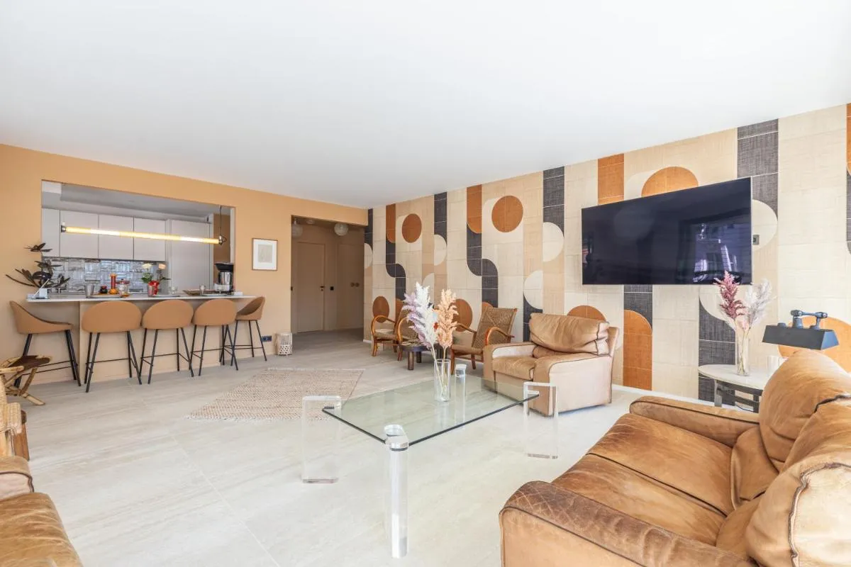 Image 1 of LB Vacation Rentals I A short Stroll to Palais, Beach, Terrace & Seaview