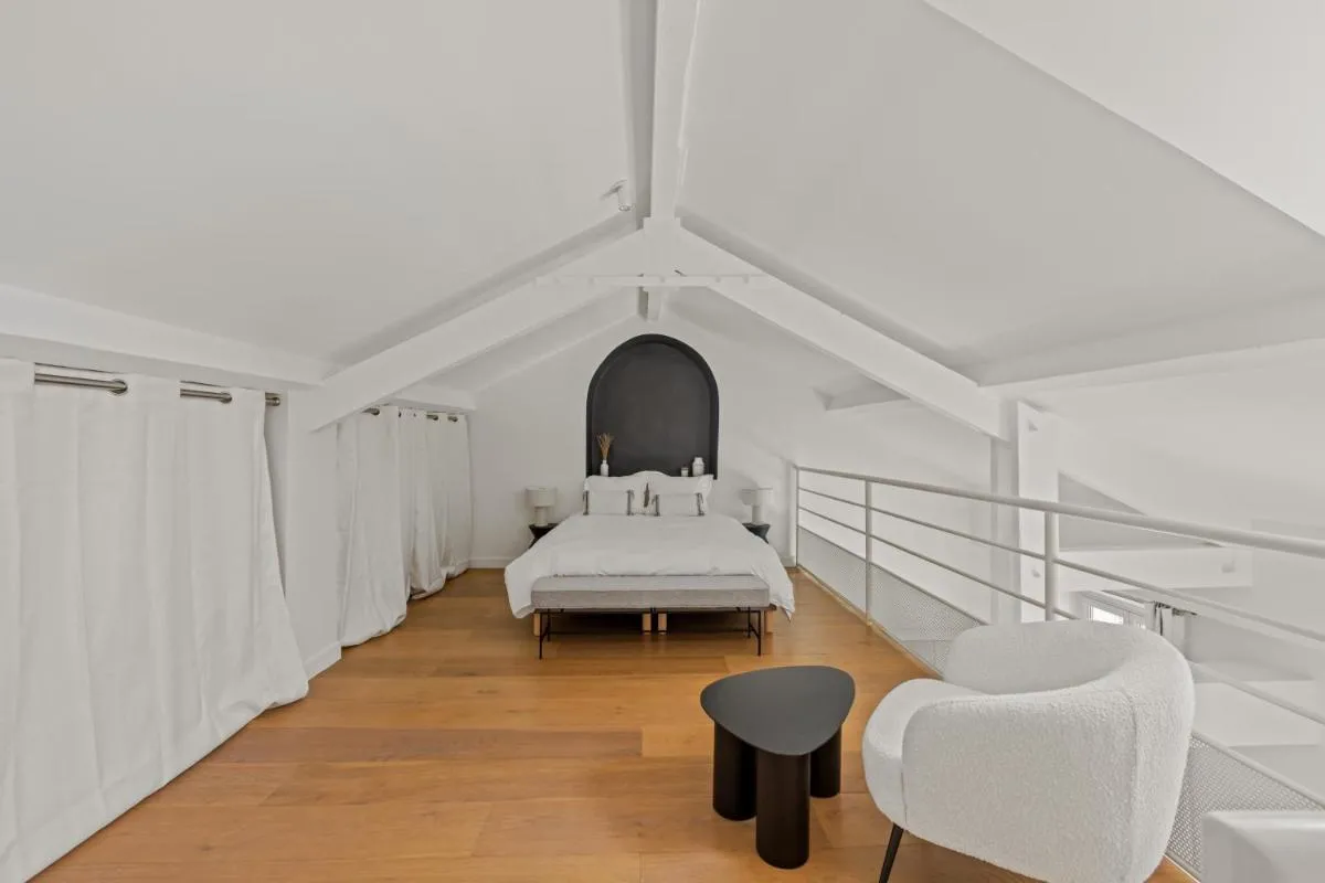 Image 3 of LB Vacation Rentals I Beautiful, Renovated Duplex with Swimming Pool