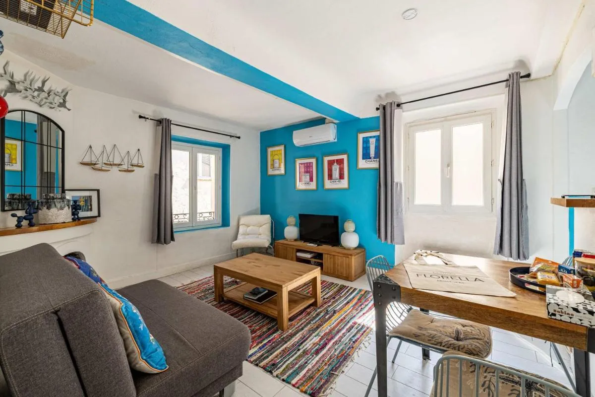 Image 2 of LE BLEUTÉ au cœur de Cannes, l’adresse idéale pour vivre la ville