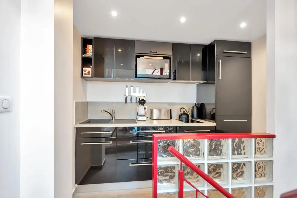 Image 3 of LE CHARMANT sublime Maison de Ville dans le Suquet au calme