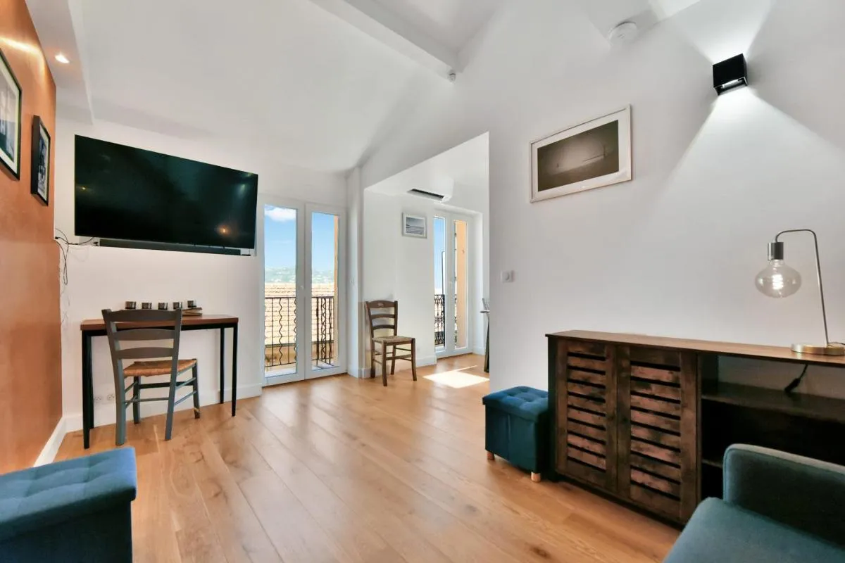 Image 6 of LE CHARMANT sublime Maison de Ville dans le Suquet au calme