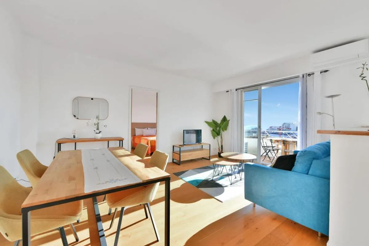 Image 2 of LE MARINE vue mer avec joli terrasse, un rêve pour les couples