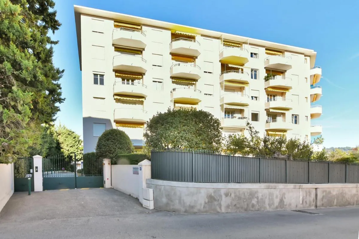 Image 3 of LE MARINE vue mer avec joli terrasse, un rêve pour les couples