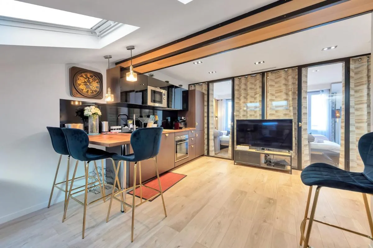 Image 4 of LE NAPOLEON chic et moderne, l’endroit parfait au cœur de la Banane