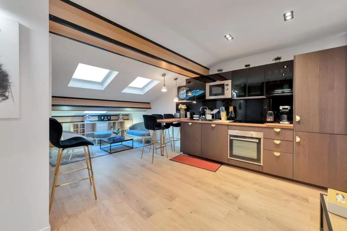 Image 5 of LE NAPOLEON chic et moderne, l’endroit parfait au cœur de la Banane