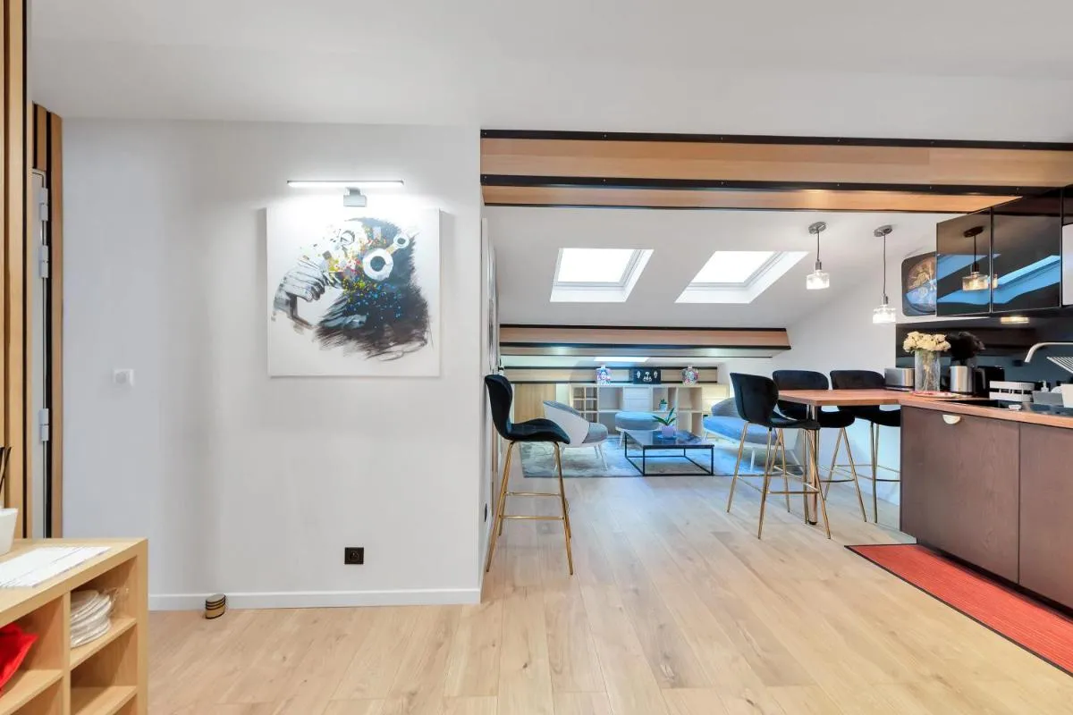 Image 6 of LE NAPOLEON chic et moderne, l’endroit parfait au cœur de la Banane