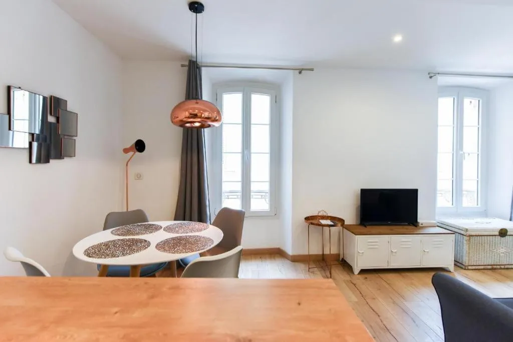 Image 4 of LE NID DU SUQUET une escapade idéale pour couples, près commerces, Palais et plages