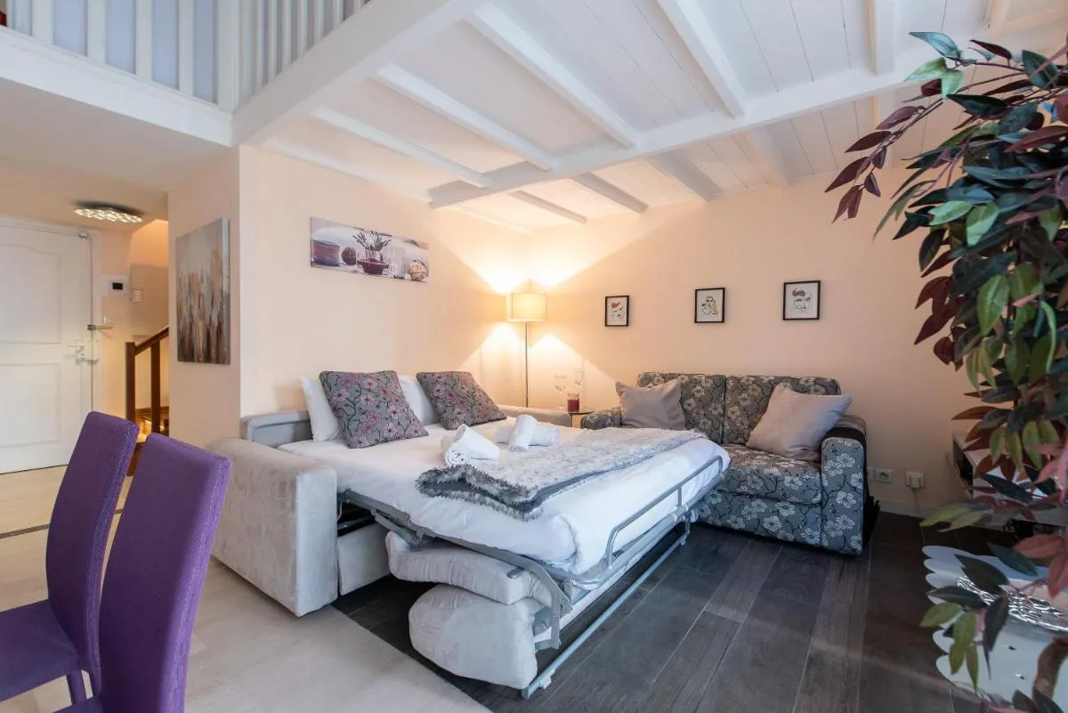 Image 2 of LE RIMBAUD splendide duplex dans le Suquet, près des plages et du Palais des Festivals