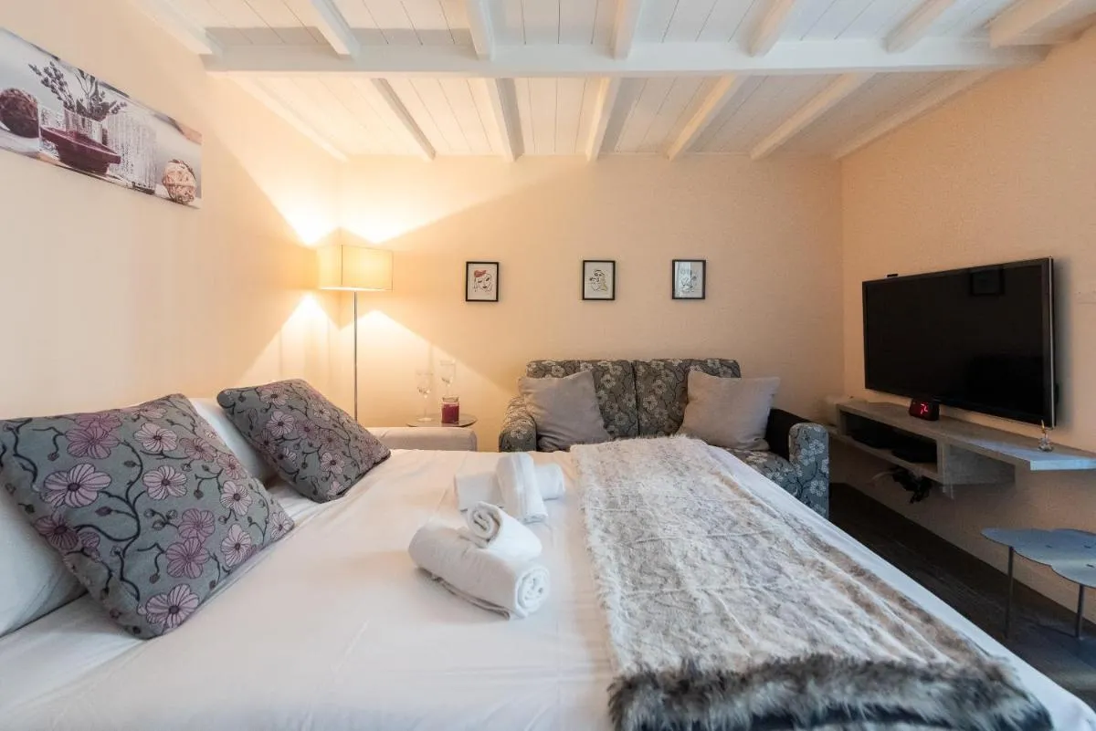 Image 3 of LE RIMBAUD splendide duplex dans le Suquet, près des plages et du Palais des Festivals