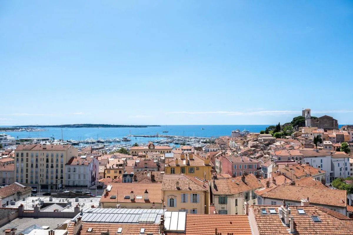 Image 6 of LE SINATRA splendide vue mer panoramique et balcon, idéal pour des séjours de loisirs ou business