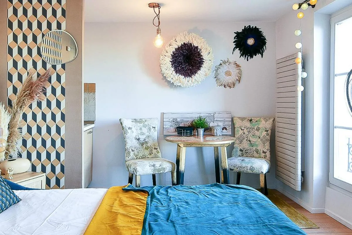 Image 1 of L’ILLUSIONISTE studio dans le Suquet avec aperçu mer