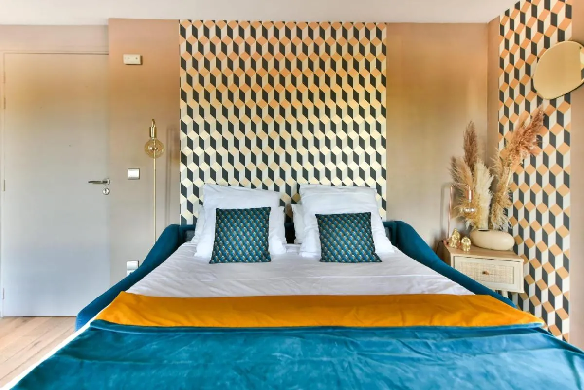 Image 5 of L’ILLUSIONISTE studio dans le Suquet avec aperçu mer