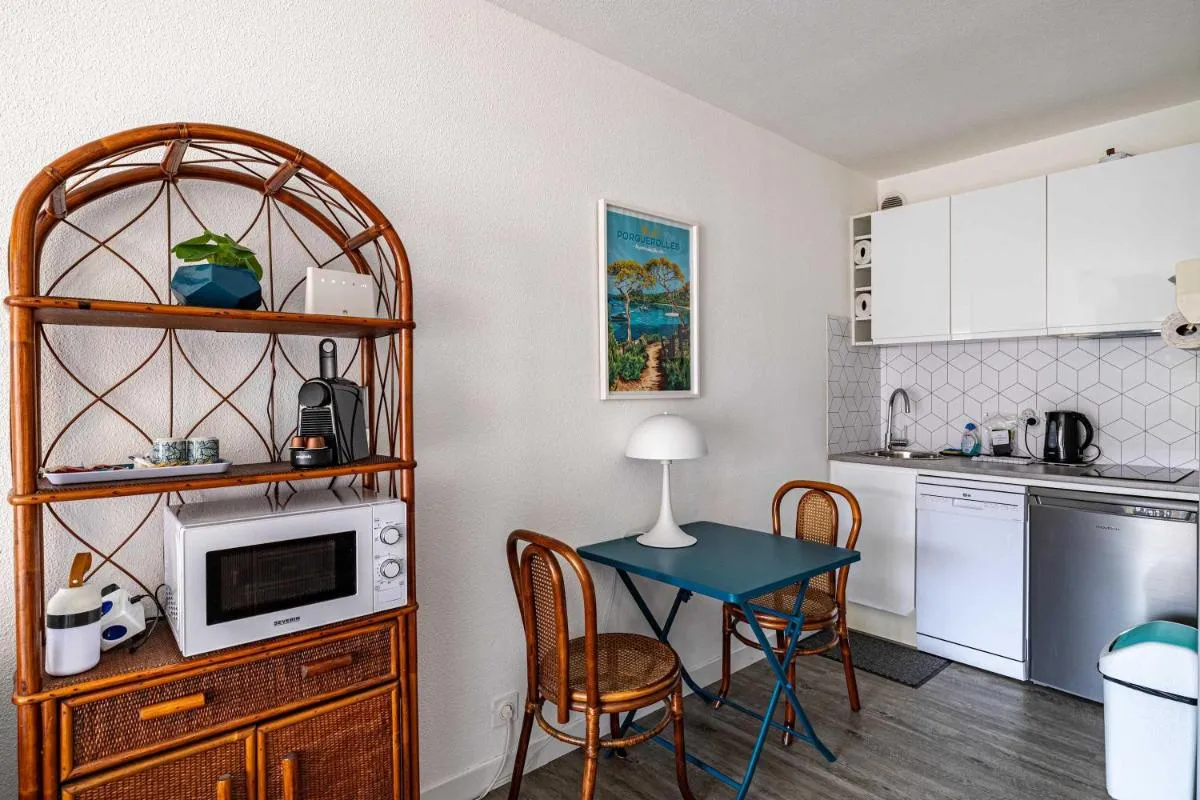 Image 6 of L’ILOT avec balcon, mignon et charmant, un havre de paix au cœur du centre-ville