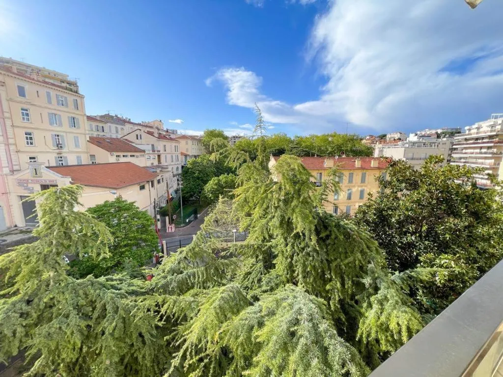 Image 4 of L’ILOT avec balcon, mignon et charmant, un havre de paix au cœur du centre-ville