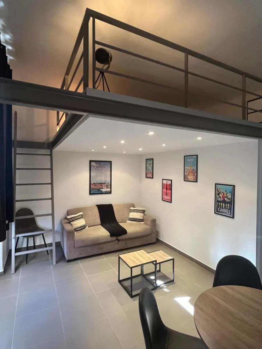 Image 1 of LOFT CANNES Chaleureux – Climatisation – wifi – 650 m du Palais des festivals, plage