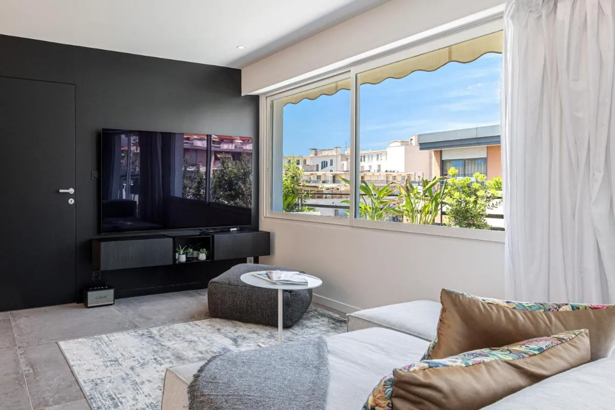 Image 6 of LUXURIOUS PENTHOUSE ROOFTOP MARTINEZ CROISETTE