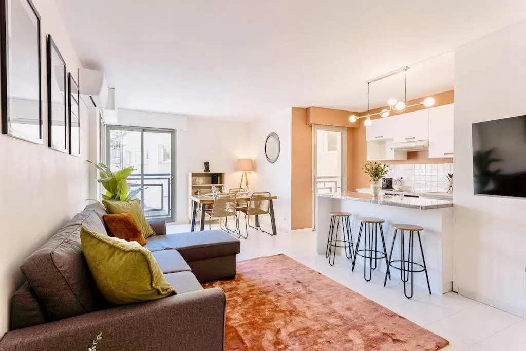 Image 3 of Le Calmette – Logement Confort Centre Cannes