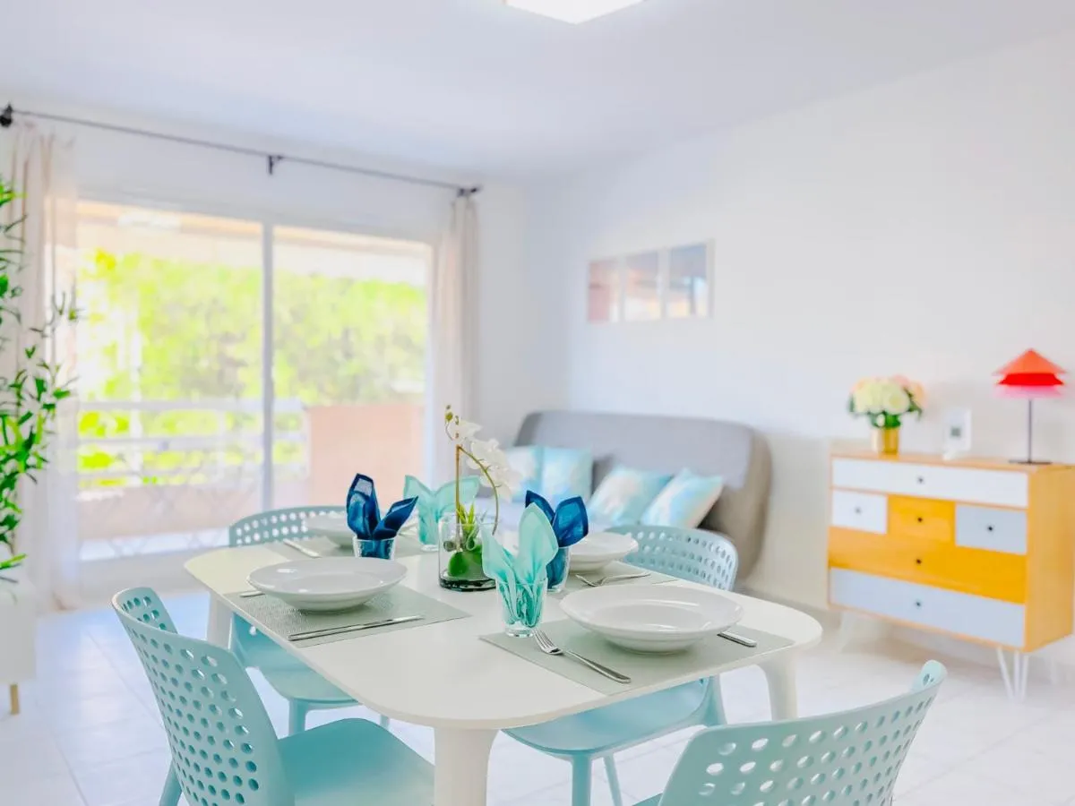 Image 3 of Le Cannes Mélodie – Terrasse