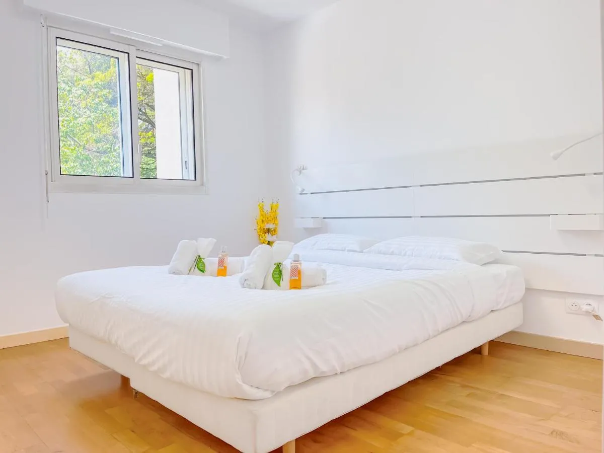 Image 6 of Le Cannes Mélodie – Terrasse