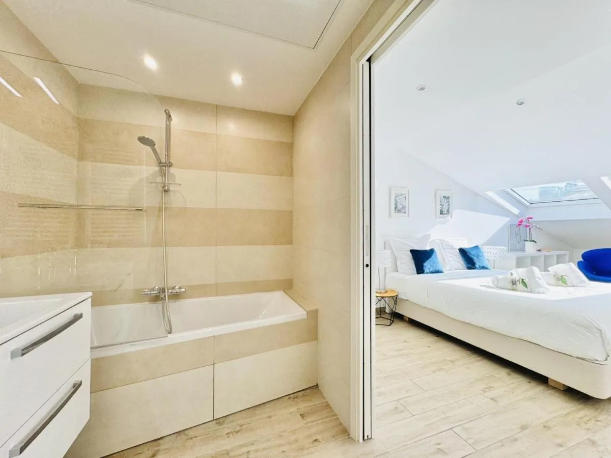 Image 2 of Le Carré Croisette – Duplex terrasse Centre Cannes