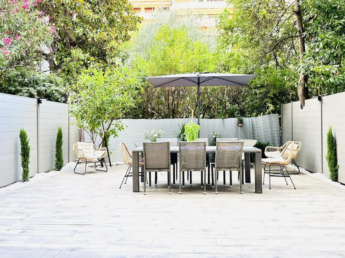 Image 5 of Le Cirodde – Grande terrasse – Centre Cannes -Clim