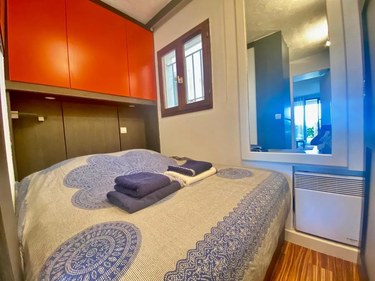 Image 4 of Le Delacroix 2 By SCLS Locations