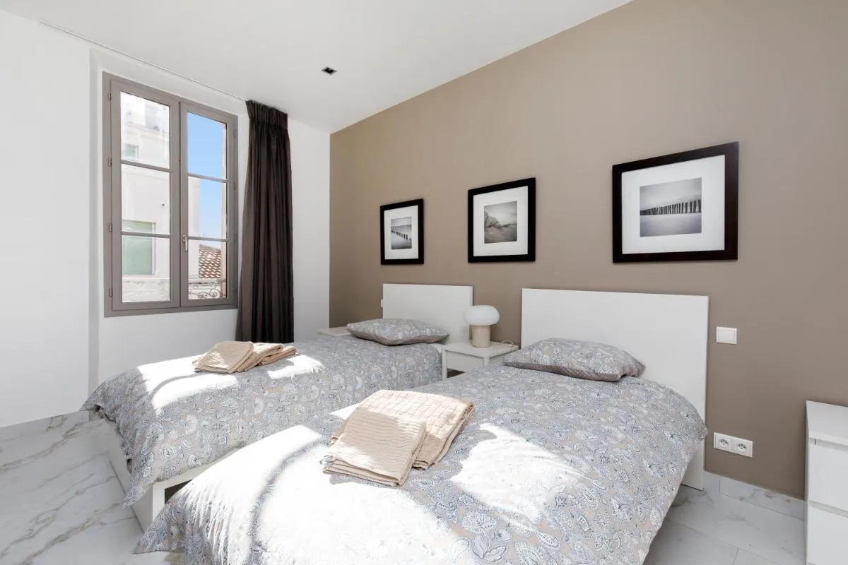 Image 6 of Le Napoléon, 1min Palais des Festivals