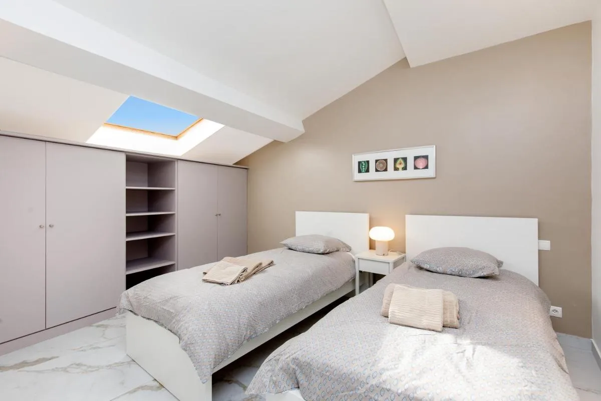 Image 1 of Le Napoléon, 1min Palais des Festivals